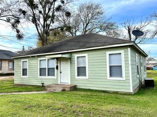 502 W Third Street, Brenham, TX 77833