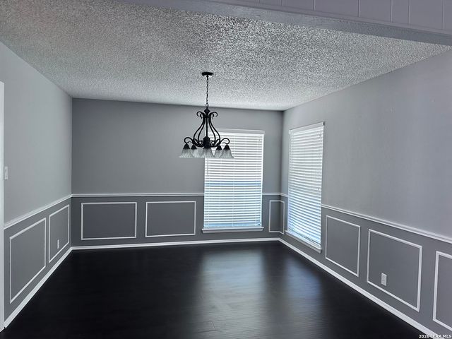 5845 Royal Bnd, San Antonio, TX 78239
