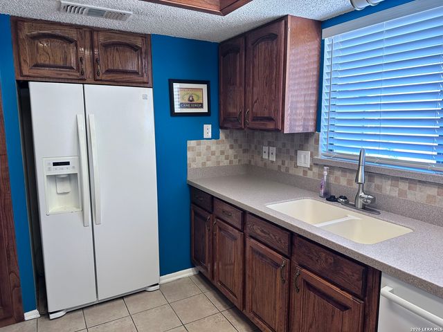 5845 Royal Bnd, San Antonio, TX 78239