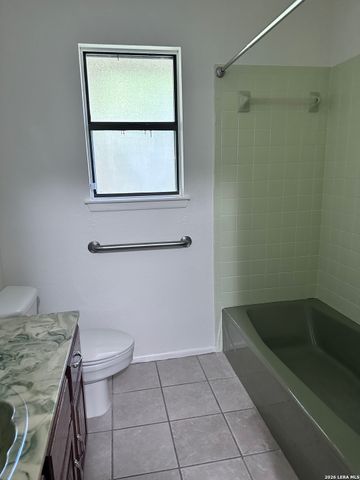 5845 Royal Bnd, San Antonio, TX 78239