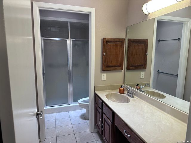 5845 Royal Bnd, San Antonio, TX 78239