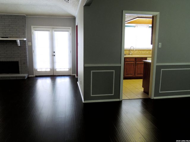 5845 Royal Bnd, San Antonio, TX 78239