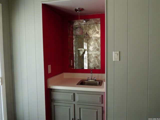 5845 Royal Bnd, San Antonio, TX 78239