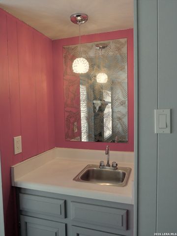 5845 Royal Bnd, San Antonio, TX 78239