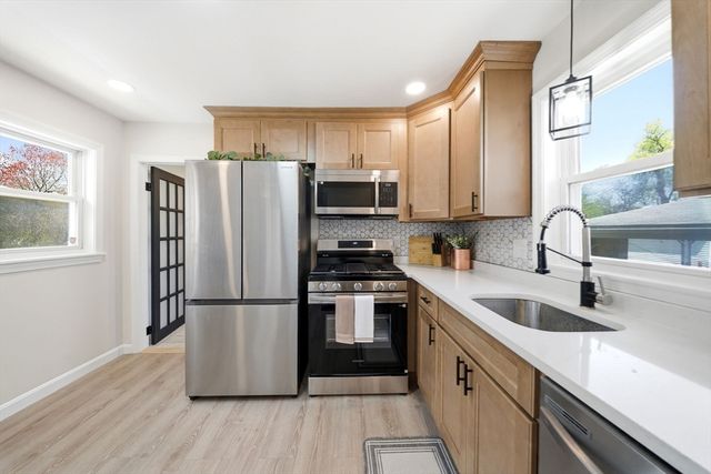 51 Shores St, Taunton, MA 02780
