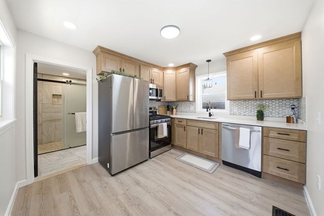 51 Shores St, Taunton, MA 02780