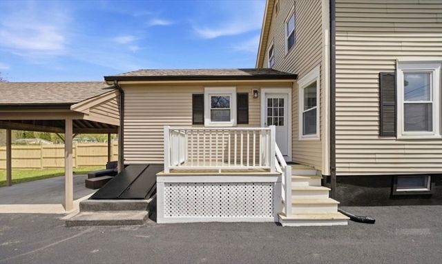 51 Shores St, Taunton, MA 02780