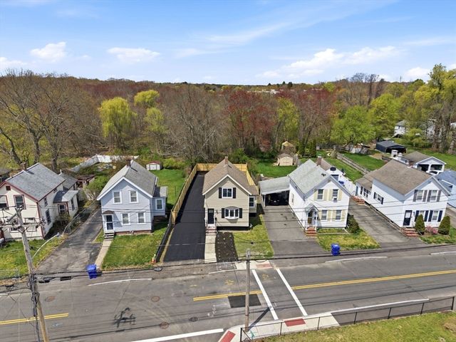 51 Shores St, Taunton, MA 02780