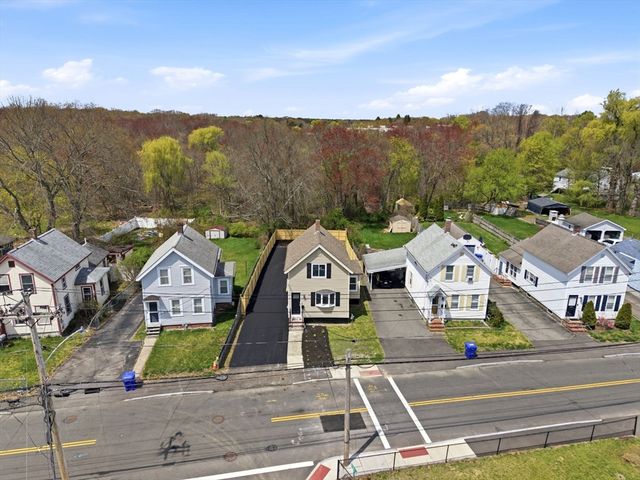 51 Shores St, Taunton, MA 02780