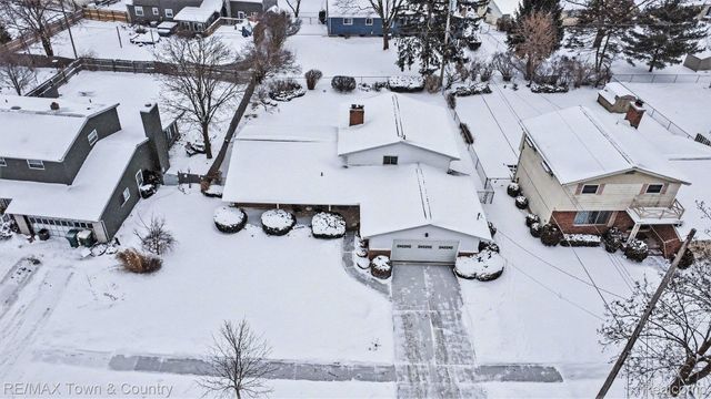 426 Bellewood Drive, Flushing, MI 48433