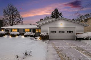 426 Bellewood Drive, Flushing, MI 48433