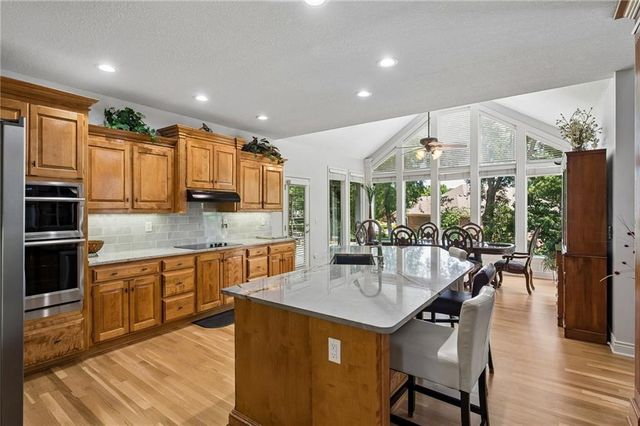 2400 SW Winteroak Court, Lee's Summit, MO 64081
