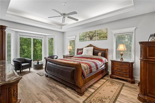 2400 SW Winteroak Court, Lee's Summit, MO 64081