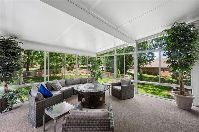 2400 SW Winteroak Court, Lee's Summit, MO 64081