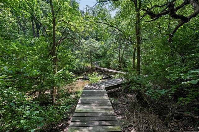 2400 SW Winteroak Court, Lee's Summit, MO 64081