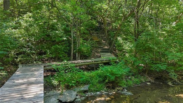 2400 SW Winteroak Court, Lee's Summit, MO 64081