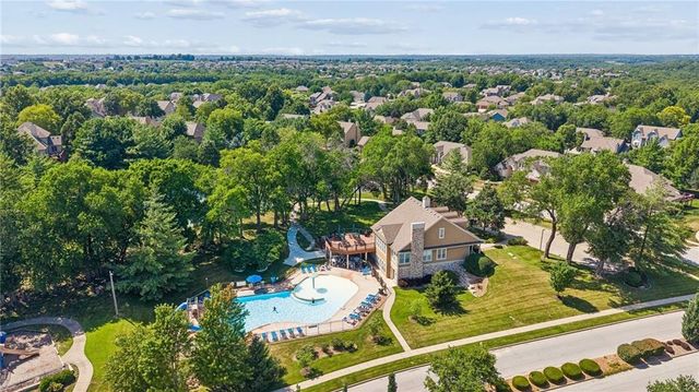 2400 SW Winteroak Court, Lee's Summit, MO 64081