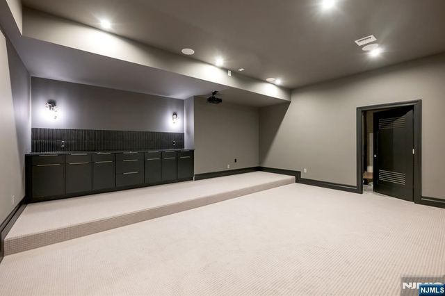 474 Oregon Street, Paramus, NJ 07652