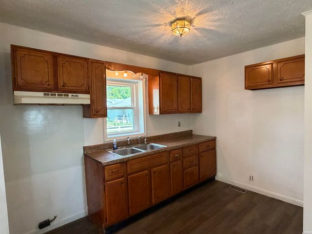 631 E South C Street, Gas City, IN 46933