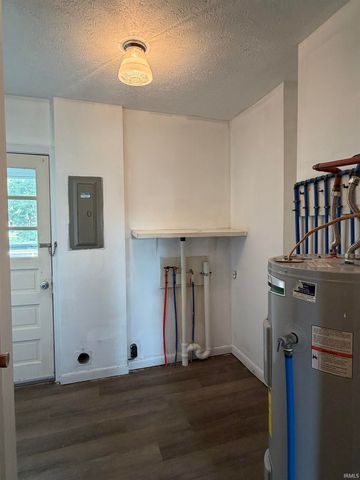 631 E South C Street, Gas City, IN 46933