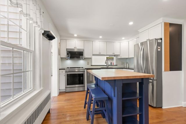30 Eastman Ave, Foxboro, MA 02035