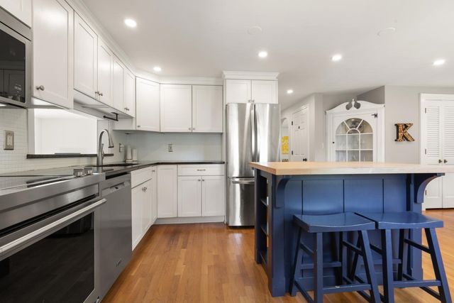 30 Eastman Ave, Foxboro, MA 02035