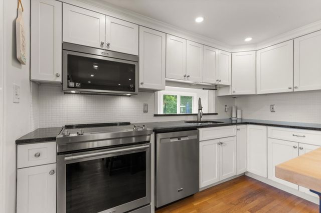30 Eastman Ave, Foxboro, MA 02035