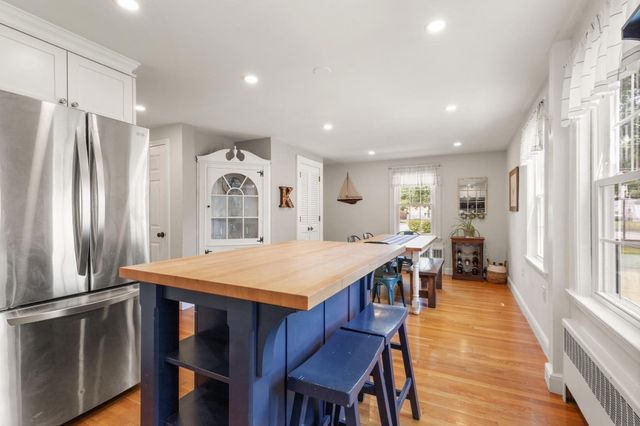 30 Eastman Ave, Foxboro, MA 02035