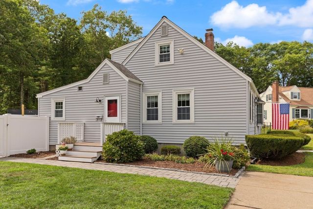 30 Eastman Ave, Foxboro, MA 02035
