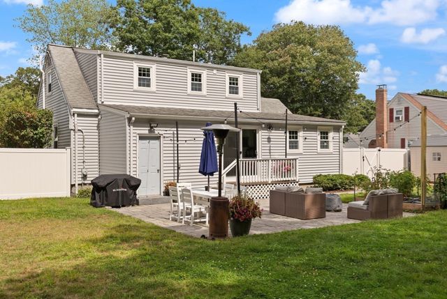30 Eastman Ave, Foxboro, MA 02035
