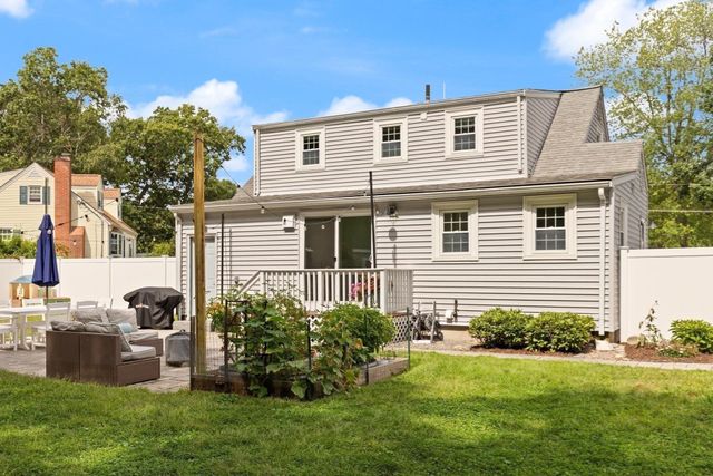 30 Eastman Ave, Foxboro, MA 02035