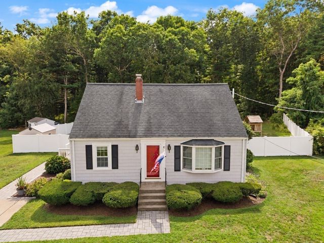 30 Eastman Ave, Foxboro, MA 02035