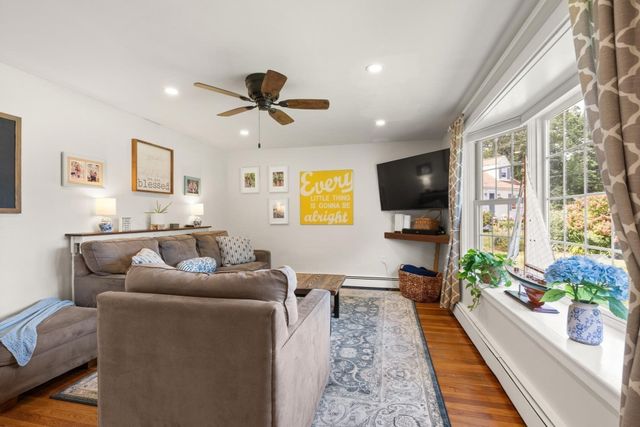30 Eastman Ave, Foxboro, MA 02035