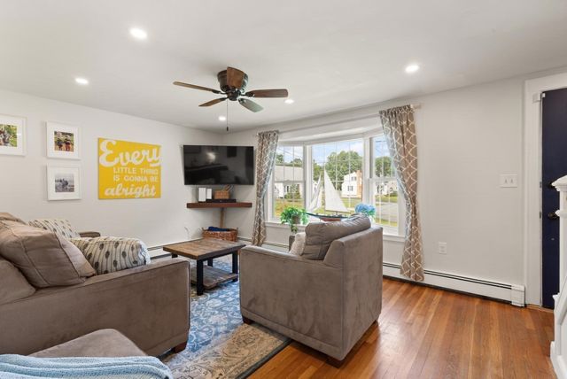 30 Eastman Ave, Foxboro, MA 02035
