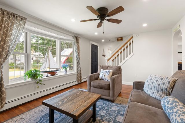 30 Eastman Ave, Foxboro, MA 02035