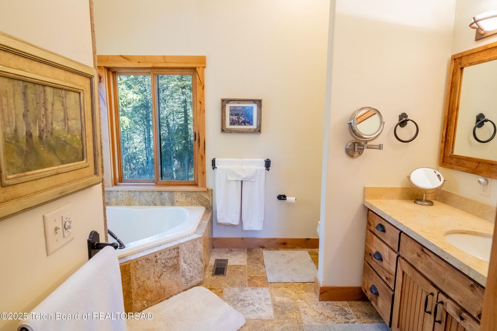 1558 TRAIL RIDGE Road, Alpine, WY 83128 photo 28