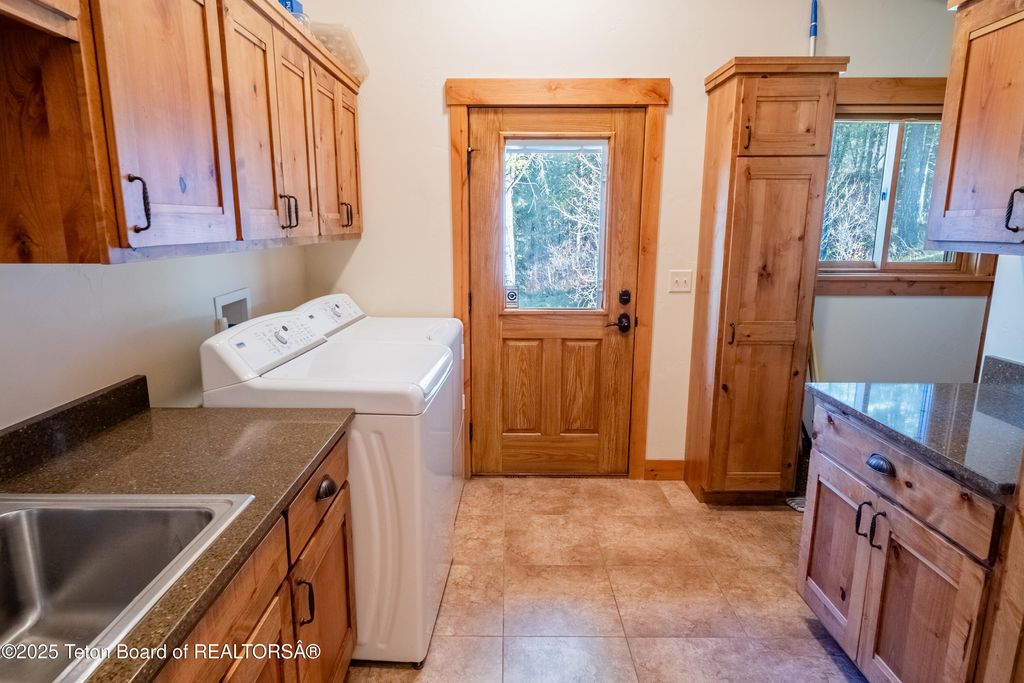 1558 TRAIL RIDGE Road, Alpine, WY 83128 photo 41