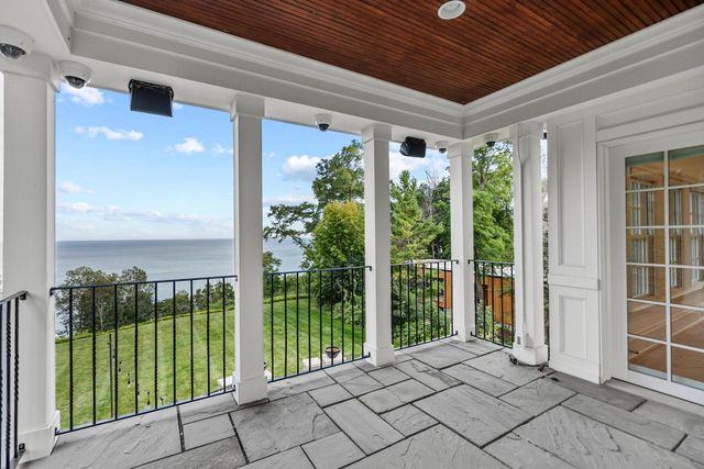 6920 N Barnett LANE, Fox Point, WI 53217