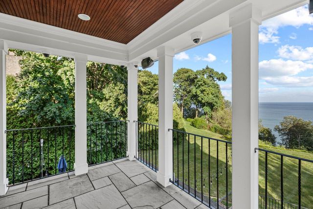 6920 N Barnett LANE, Fox Point, WI 53217