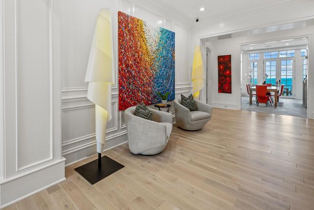 6920 N Barnett LANE, Fox Point, WI 53217