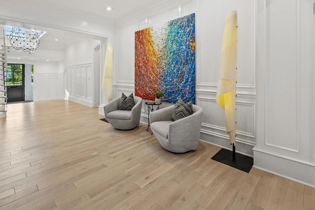 6920 N Barnett LANE, Fox Point, WI 53217