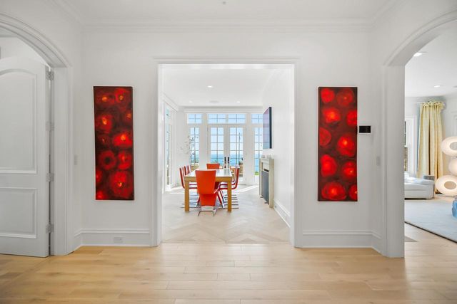 6920 N Barnett LANE, Fox Point, WI 53217