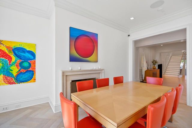 6920 N Barnett LANE, Fox Point, WI 53217