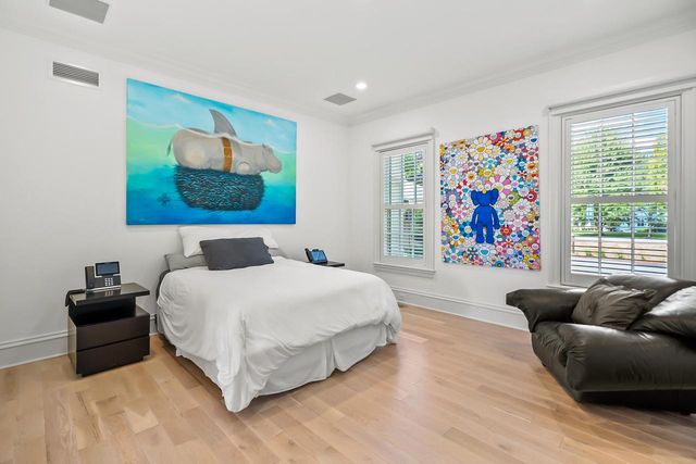 6920 N Barnett LANE, Fox Point, WI 53217