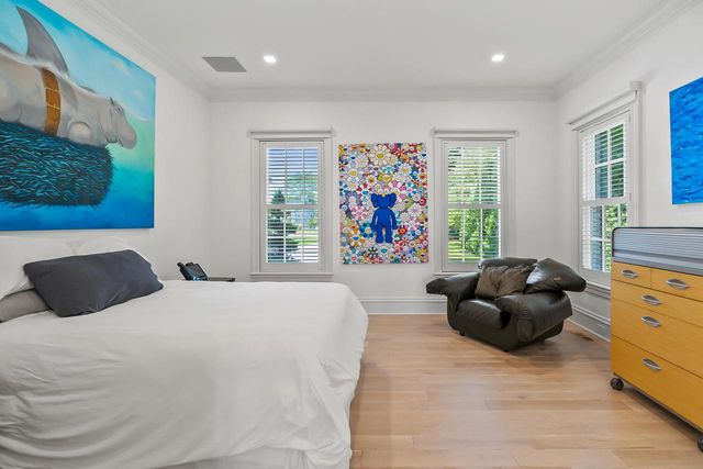 6920 N Barnett LANE, Fox Point, WI 53217