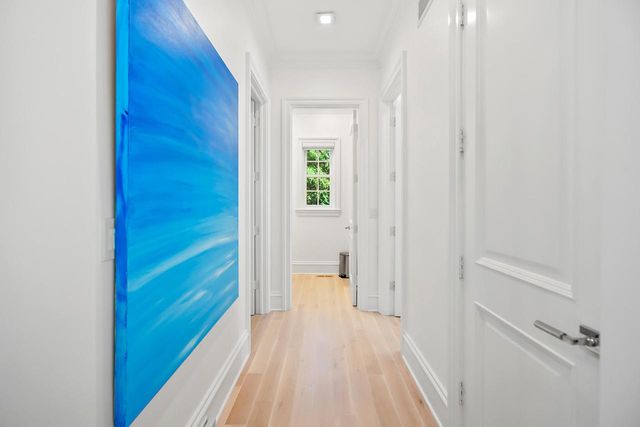 6920 N Barnett LANE, Fox Point, WI 53217