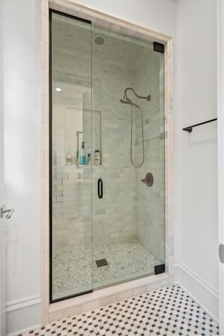 6920 N Barnett LANE, Fox Point, WI 53217