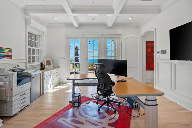 6920 N Barnett LANE, Fox Point, WI 53217