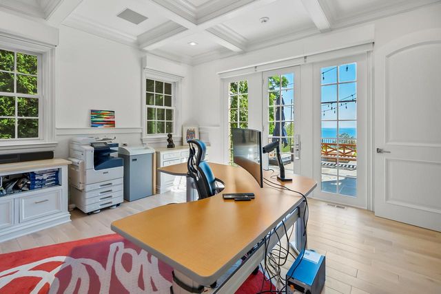 6920 N Barnett LANE, Fox Point, WI 53217