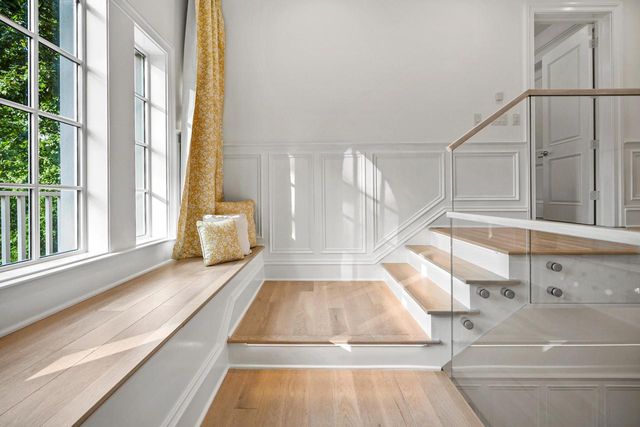 6920 N Barnett LANE, Fox Point, WI 53217